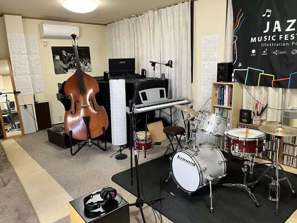 大阪・岸和田のジャズピアノ＆ボーカル教室 Music Space サヴァサヴァのレッスン室